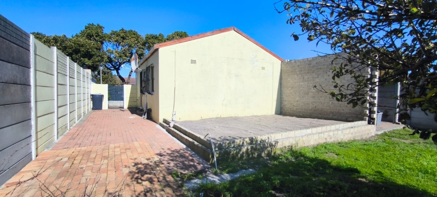 2 Bedroom Property for Sale in Lotus River Western Cape